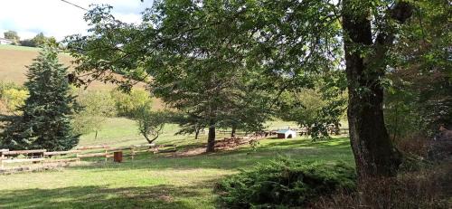 Villeneuve-de-Marc Apartment | Le Gîte du Chat Nature et Calme à la campagne