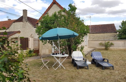 Argenteuil-sur-Armancon House | Le Gîte du Petit Loup