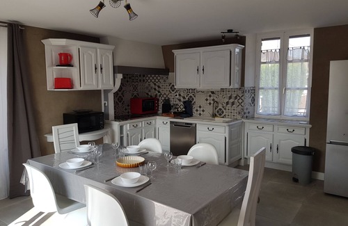 Argenteuil-sur-Armancon House | Le Gîte du Grand Loup