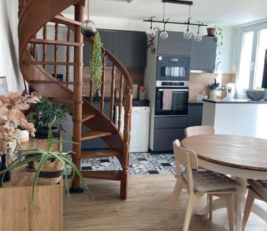 Epernay Apartment | Le Garden Champ'- Duplex, jardin