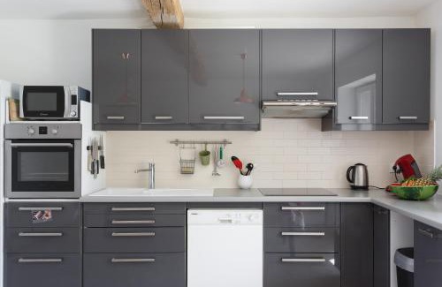 Acheres-la-Foret House | LE GARDEN FAMILY - RANDO ESCALADE- Gîte avec Jardin spacieux - Confort & Wifi - Parking privé - Golf et château à 15 minutes
