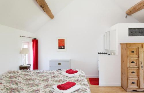 Acheres-la-Foret House | LE GARDEN FAMILY - RANDO ESCALADE- Gîte avec Jardin spacieux - Confort & Wifi - Parking privé - Golf et château à 15 minutes