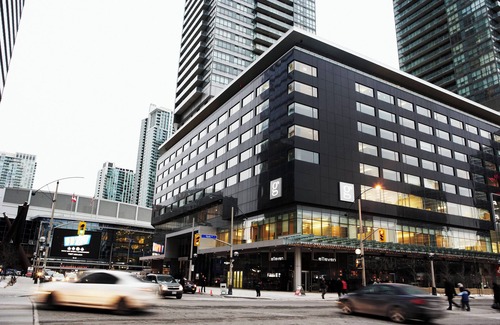 Toronto Entertainment District Apartment | Le Germain Hotel Maple Leaf Square