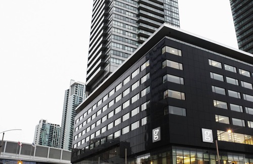 Toronto Entertainment District Apartment | Le Germain Hotel Maple Leaf Square