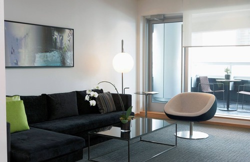 Toronto Entertainment District Apartment | Le Germain Hotel Maple Leaf Square