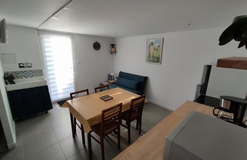 Saint-Christophe-du-Bois House | Le Gite de L'Ogerie - 20 min du Puy du F - Petit dej et draps compris