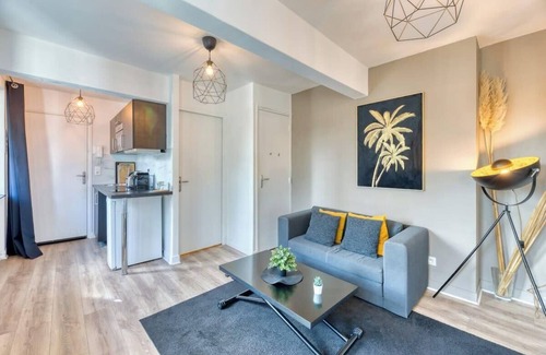 Quartier Pasteur Apartment | Le Golden Black à Rouen !