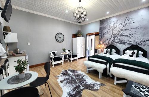 Malmesbury Apartment | Le Graan Guestroom