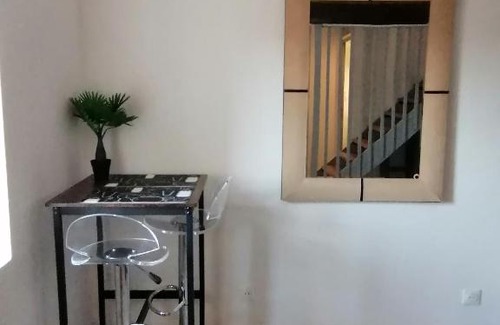 Tonneins Apartment | Le Grain de Sable, studio avec mezzanine