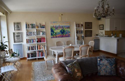 Sainte-Foy-la-Grande Apartment | Le Grand Appartement