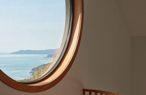 La Malbaie House | Le Grand Bercail: Luxury Family Villa