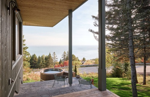 La Malbaie House | Le Grand Bercail: Luxury Family Villa
