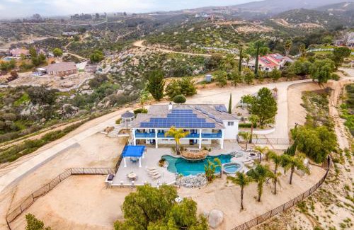 Temecula Villa | Le Grand Bleu by AvantStay Luxury Hilltop Estate