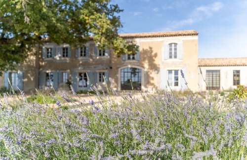 Cairanne House | Le Grand Chêne: Former winegrowing estate with Confort Moderne