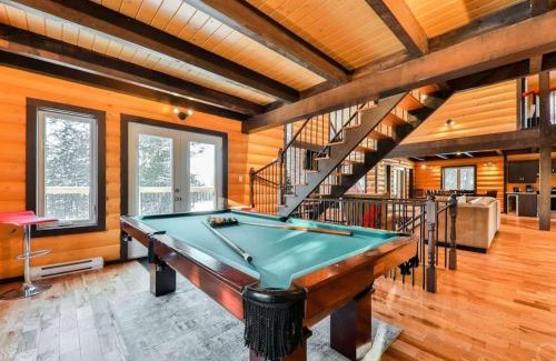 Grenville-sur-la-Rouge Ski Chalet | Le Grand Chene - Lake Spa & Forest Fun
