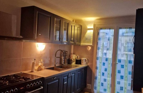 Fontenay-aux-Roses Apartment | Le Grand Robinson, 6 minutes from RER B Robinson, ideal for families.