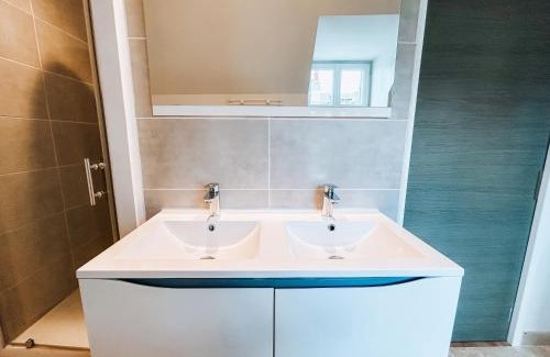 Chateauroux Apartment | Le Grenier d’Anatole : Parking/Haut Standing