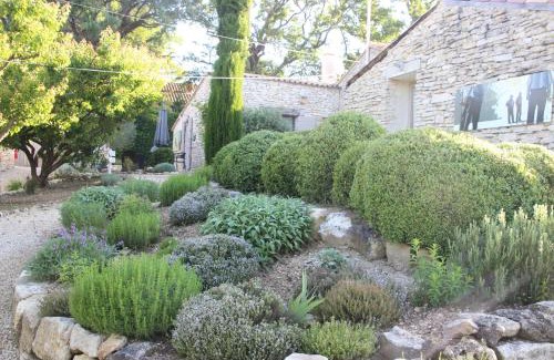 Murs House | Le Hameau Fleur de Pierres , Chambre , Gite et Table d'Hôtes