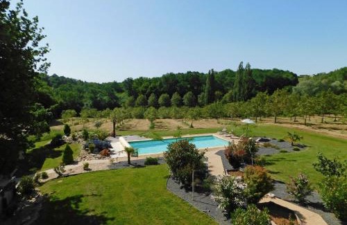 Veyrines-de-Domme Villa | LE HANGAR AVEC PISCINE EN DORDOGNE