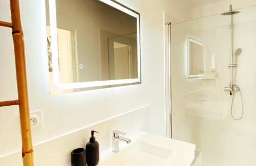 Deols Apartment | Le Haussmann ⸱ Stationnement gratuit ⸱ Fibre