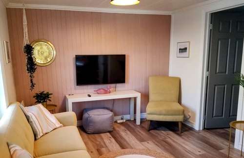 Leclercville House | Le Havre du Canal cozy and peaceful ancestral waterfront home