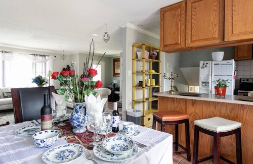 North Springfield House | Le Home HotelnConnect travelers with unique accommodations