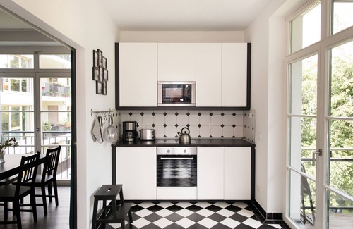 Plagwitz Apartment | LE Home II: 2-room loft w/balcony+parking. Quiete, bright!