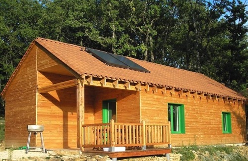 La Chapelle-Aubareil Ski Chalet | 'Le Jacquou' - Accessible 2-Bedroom Chalet for 6