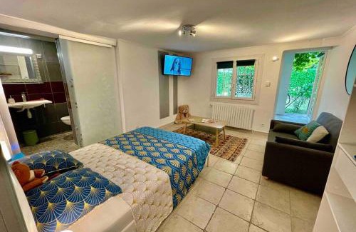 Route d'Arles Apartment | LE JAD Joli F2 proche Gare, Arènes avec terrasse privée