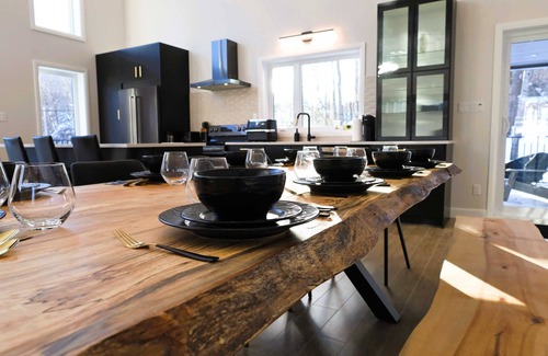 Saint-Philemon Ski Chalet | Le Jameson | Spa, Mountains & Ultimate Comfort