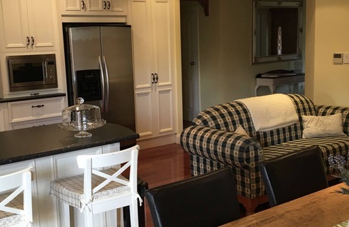 Morphett Vale House | LE JARDIN DE FLEURS COTTAGE