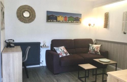 Villeneuve Loubet Beach Apartment | Le jardin de la mer, plage, jardin, parking , vélos
