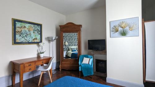La Roche-Posay House | Le Jardin des Lys - Chambre d'hôte ou Appartement
