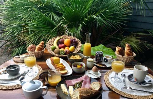 Les Portes-en-Re Bed & Breakfast | Le Jardin des Portes