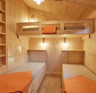Plogastel-Saint-Germain Ski Chalet | Le Jardin Saint Germain Lodges and Events