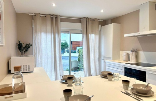 Sud-Gare House | LE JOUON - Magnificent Townhouse with Garden