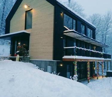 Petite-Riviere-Saint-Francois Villa | Le Lo - Fleuve - Forêt - Spa - 10 min du Massif