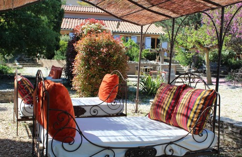 Mollans-sur-Ouveze House | LE LIT QUI DANSE