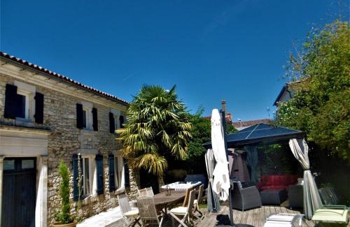 Saujon House | Le Logis du Breuil - Piscine privee