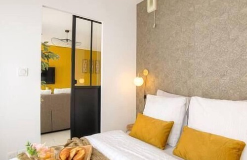 Grand Clement Apartment | LE Louis DOR -accès Facile Gare/eurexpo/aéoroport