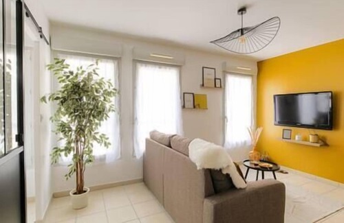Grand Clement Apartment | LE Louis DOR -accès Facile Gare/eurexpo/aéoroport
