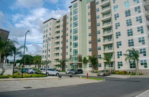 New Kingston Apartment | Le Luxe Penthouse 2BR w AC Wifi & 24 hr sec