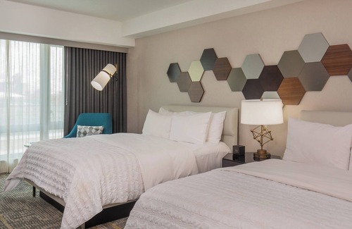 Central Square Hotel | Le Méridien Boston Cambridge