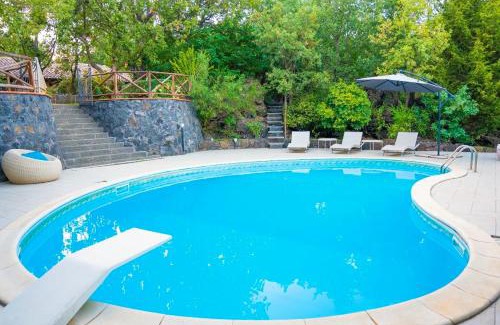 Ragalna Villa | Le Male Terre Etna