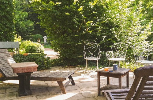 Cuisery House | Le Manoir Bressan Beautiful spacious family home, quiet, dogs OK
