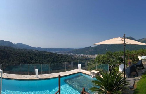 La Roquette-sur-Var Bed & Breakfast | Le Manoir: chambre d’hôte de charme avec jacuzzi privatif