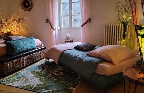 Grand-Vabre Bed & Breakfast | Le Manoir des Pélies-Escapade.