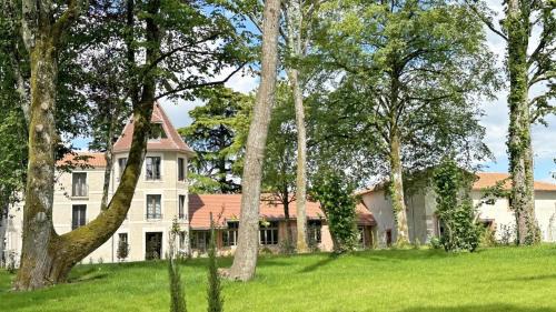Rochechouart Bed & Breakfast | Le manoir des perrieres