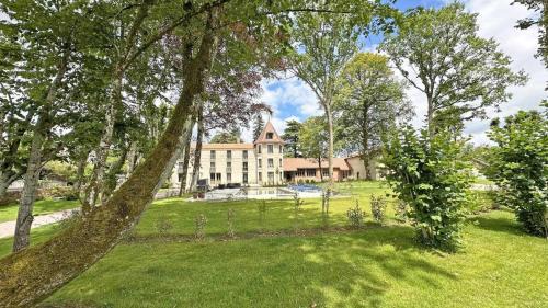 Rochechouart Bed & Breakfast | Le manoir des perrieres