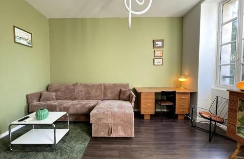 Saint-Jacques-de-la-Lande Apartment | Le Manoir Mermoz : Appartement T2 tout équipé